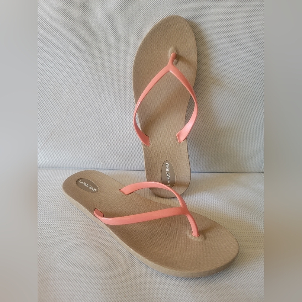 LANDS'‎ END FLIP FLOPS SANDALS (sz 8)